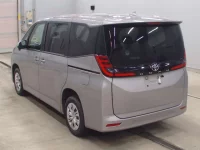Toyota NOAH лот № 3018 оценка 4  с аукциона в Японии 5