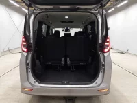 Toyota NOAH лот № 3018 оценка 4  с аукциона в Японии 10