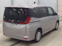 Toyota NOAH лот № 3023 оценка 4  с аукциона в Японии 1