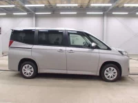 Toyota NOAH лот № 3023 оценка 4  с аукциона в Японии 2