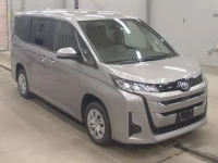 Toyota NOAH лот № 3023 оценка 4  с аукциона в Японии 4