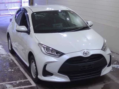 Toyota YARIS  с аукциона в Японии