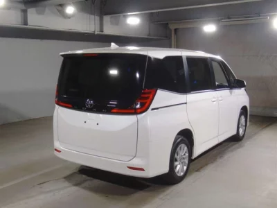 Toyota NOAH  с аукциона в Японии