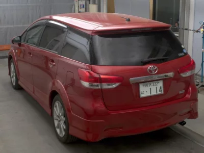Toyota WISH  с аукциона в Японии