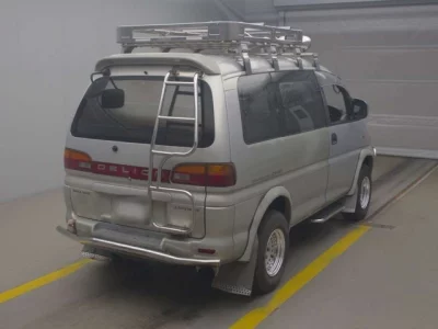 Mitsubishi DELICA