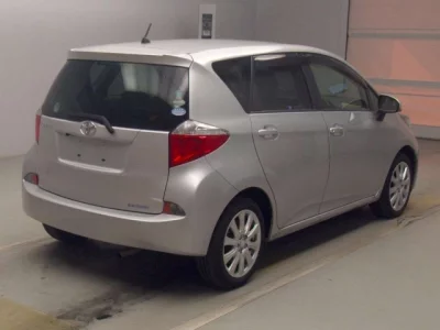 Toyota RACTIS  с аукциона в Японии