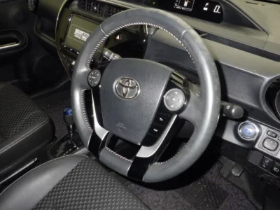 Toyota AQUA  с аукциона в Японии