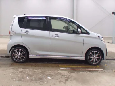 Mitsubishi EK CUSTOM