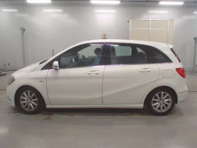 Mercedes-Benz B CLASS