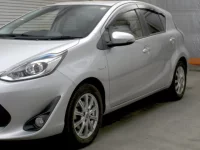 Toyota AQUA лот № 3085 оценка R  с аукциона в Японии 3