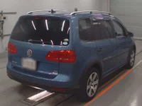 Volkswagen GOLF TOURAN лот № 38078 оценка 4  с аукциона в Японии 1