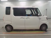 Toyota PIXIS MEGA лот № 150 оценка R  с аукциона в Японии 2