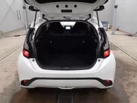 Toyota AQUA лот № 3088 оценка R  с аукциона в Японии 10