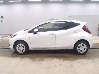 Toyota AQUA  с аукциона в Японии