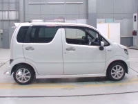 Suzuki WAGON R лот № 30243 оценка R  с аукциона в Японии 2