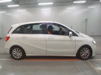 Mercedes-Benz B CLASS лот № 38091 оценка 4  с аукциона в Японии 2