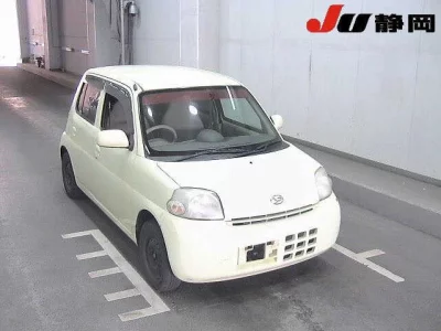 Daihatsu Esse