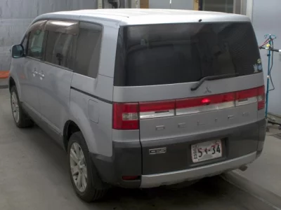 Mitsubishi DELICA D5