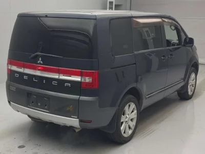 Mitsubishi DELICA D5