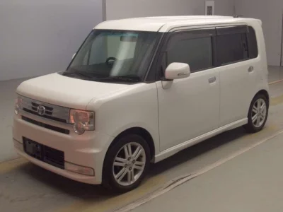 Toyota PIXIS SPACE