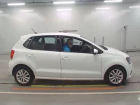 Volkswagen POLO лот № 38107 оценка 4.5  с аукциона в Японии 2