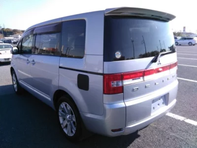 Mitsubishi DELICA D5