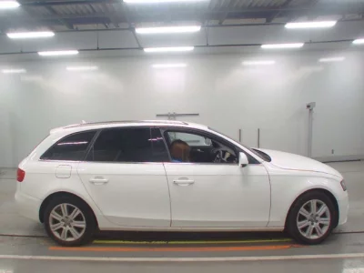 Audi A4  с аукциона в Японии