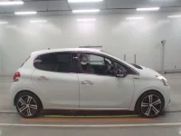 Peugeot 208 лот № 38148 оценка 5  с аукциона в Японии 2