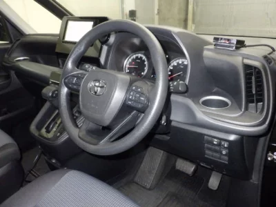 Toyota NOAH  с аукциона в Японии