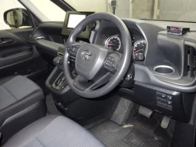 Toyota NOAH  с аукциона в Японии