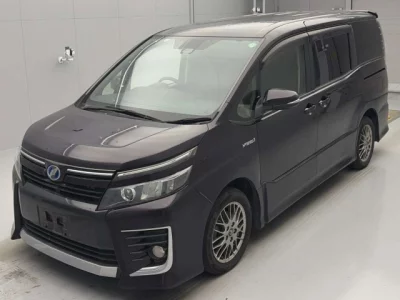 Toyota VOXY  с аукциона в Японии