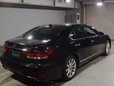 Lexus LS