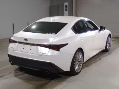 Lexus IS