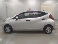 Toyota AQUA лот № 40043 оценка 3.5  с аукциона в Японии 3