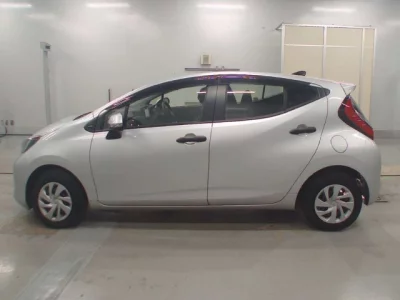 Toyota AQUA  с аукциона в Японии