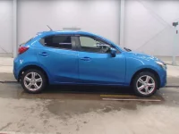 Mazda DEMIO лот № 3191 оценка R  с аукциона в Японии 2