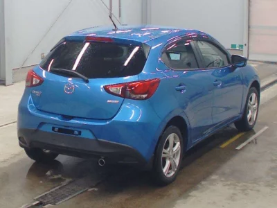 Mazda DEMIO  с аукциона в Японии