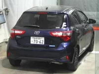 Toyota VITZ лот № 3004 оценка R  с аукциона в Японии 1