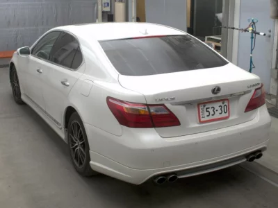Lexus LS