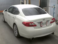 Nissan FUGA лот № 17026 оценка 3.5  с аукциона в Японии 1