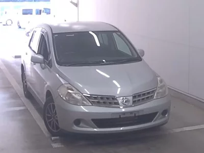 Nissan TIIDA LATIO  с аукциона в Японии