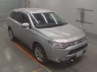 Mitsubishi OUTLANDER лот № 30364 оценка 3  с аукциона в Японии 4