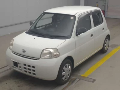 Daihatsu Esse