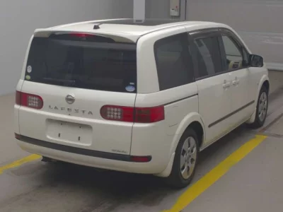 Nissan LAFESTA