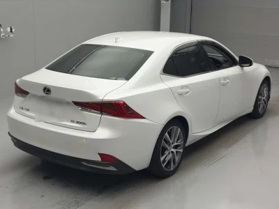 Lexus IS