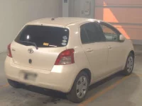 Toyota VITZ лот № 4021 оценка RA  с аукциона в Японии 1