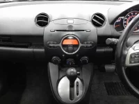 Mazda DEMIO лот № 5536 оценка 3  с аукциона в Японии 8