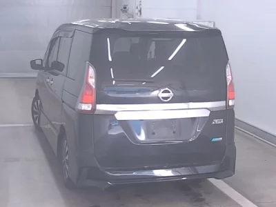 Nissan SERENA  с аукциона в Японии