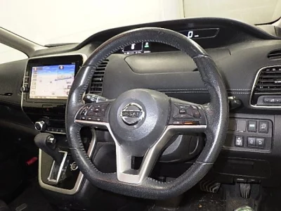 Nissan SERENA  с аукциона в Японии