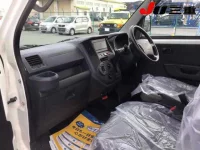 Mazda BONGO лот № 2127 оценка 4  с аукциона в Японии 2